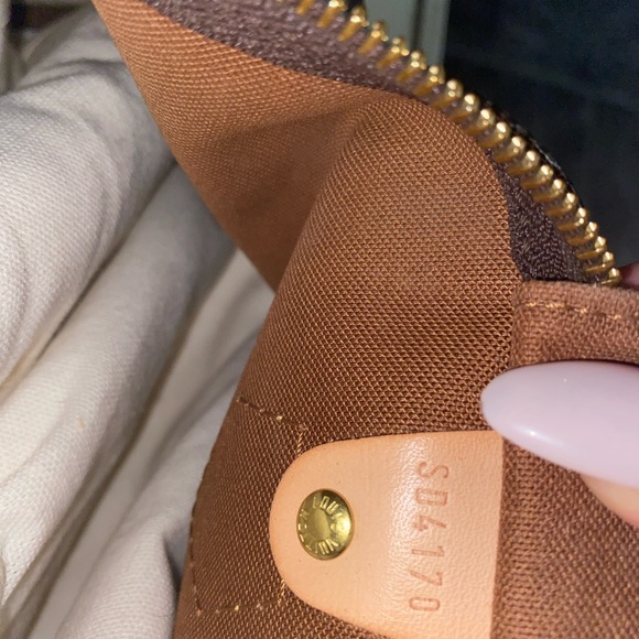 Authentic Louis Vuitton Speedy 40 - Picture 6 of 7